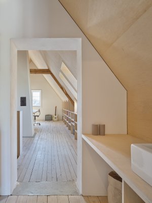 ARSP - Villa-Fleisch: Durchblick zum Studio